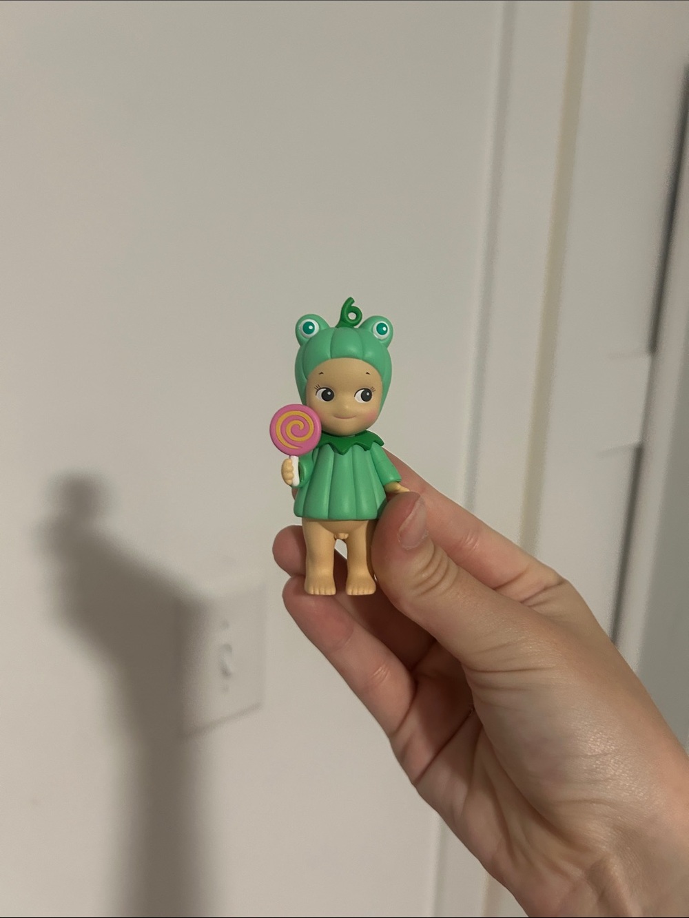 AUTHENTIC pumpkin patch frog sonny angel